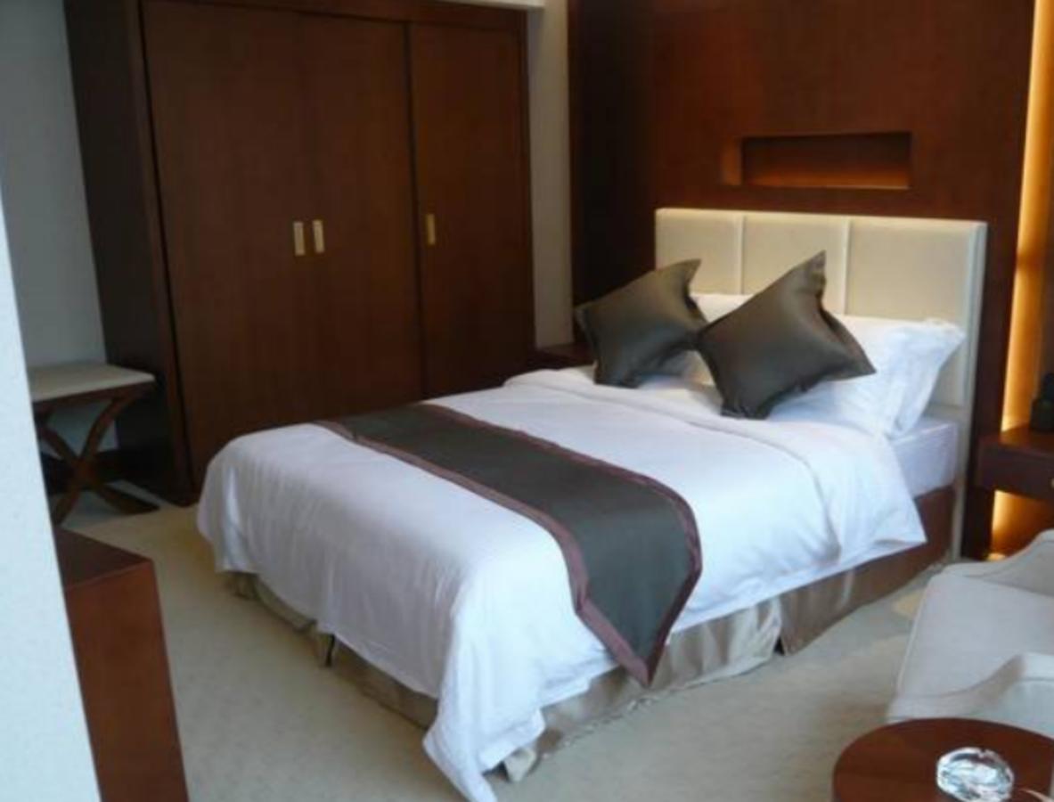 Noble Center Hotel Shanghai Exteriör bild