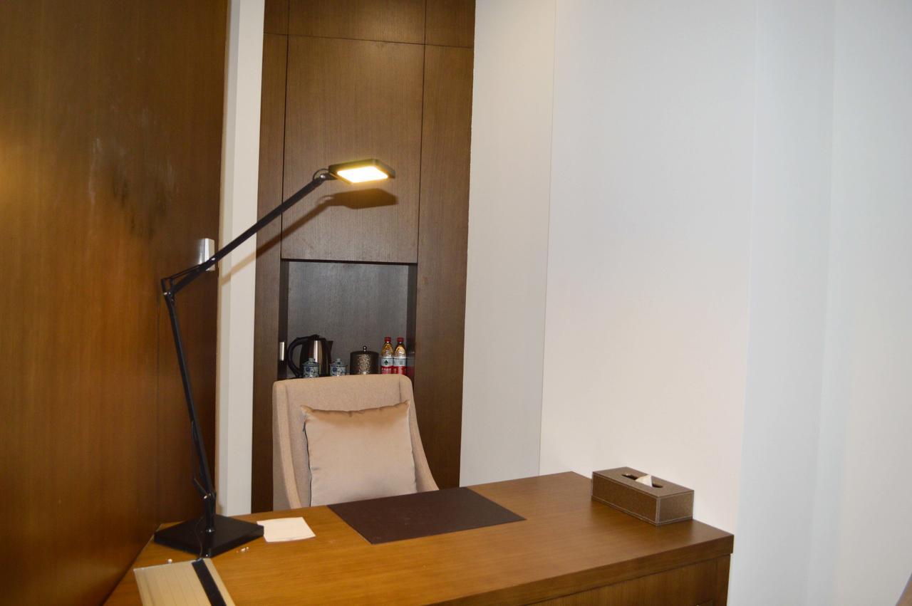 Noble Center Hotel Shanghai Exteriör bild