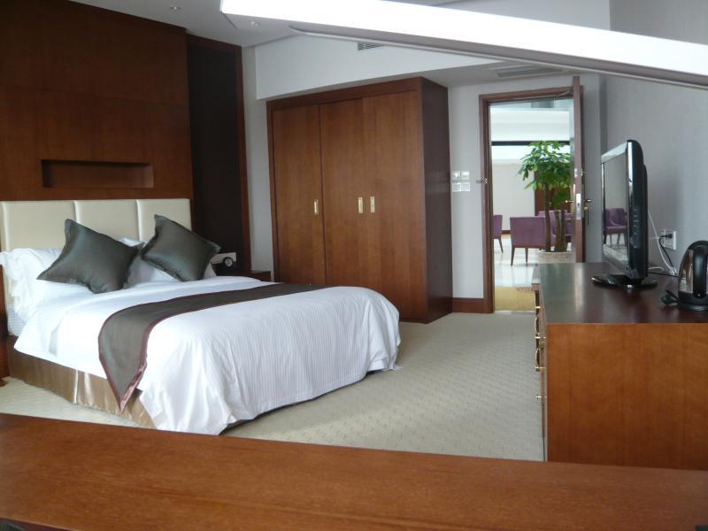 Noble Center Hotel Shanghai Exteriör bild